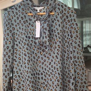 Cupcakes and Cashmere leopard print SZ L